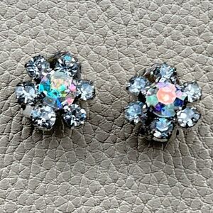 Vintage REYNARD Austrian Crystal Flower Stud Earrings